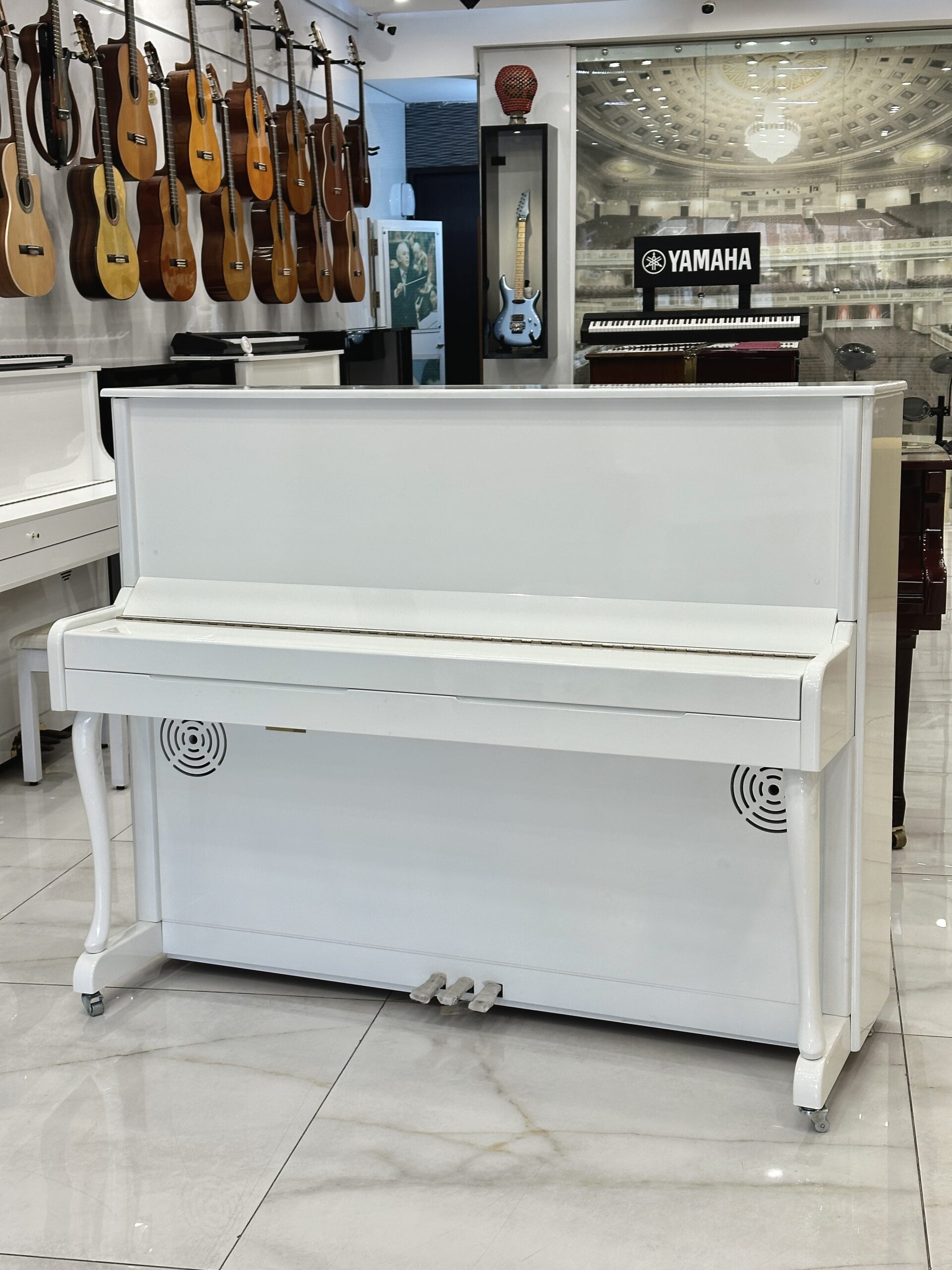 پیانو طرح آکوستیک یاماها مدل UX-120 - تصویر 3