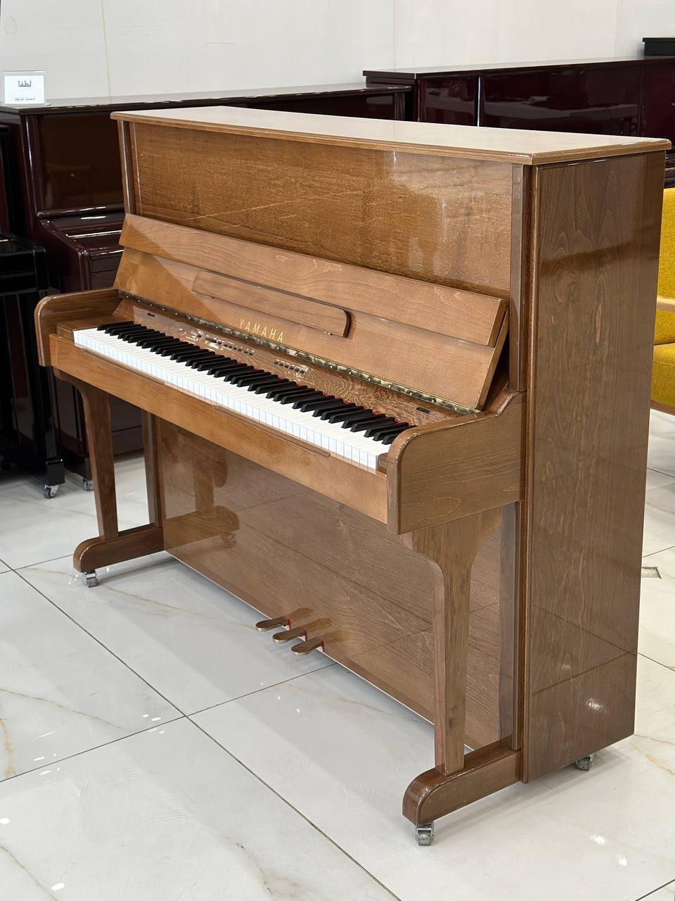 پیانو طرح آکوستیک یاماها مدل UX-120 - تصویر 7
