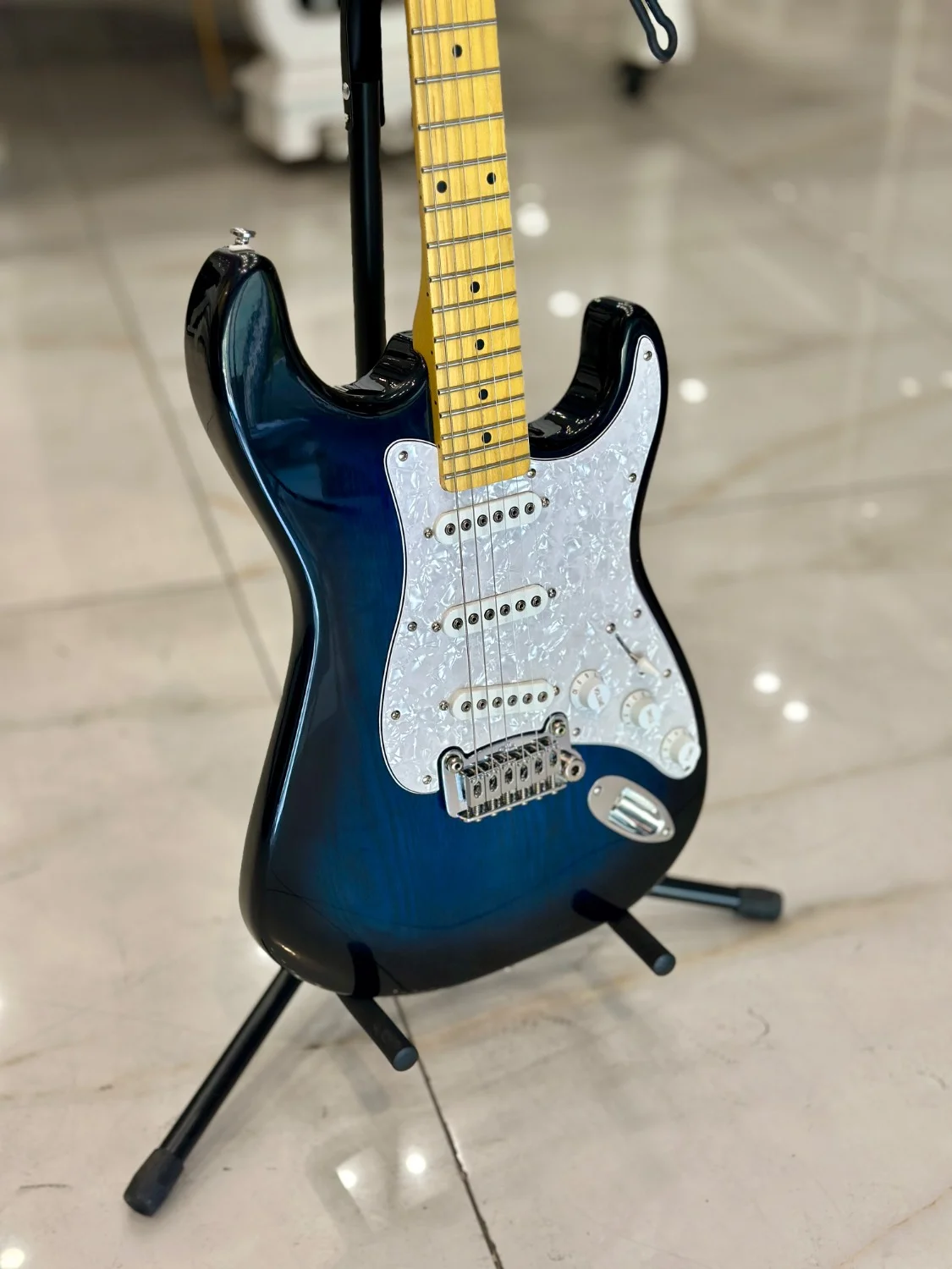 گیتار الکتریک G&L Tribute S500 MP – Blue burst - تصویر 3