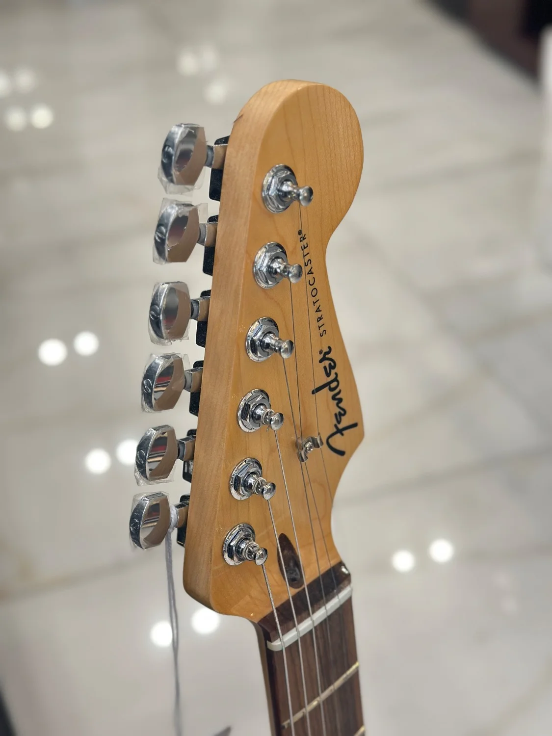 گیتار الکتریک Fender Standard Stratocaster HSS – Black - تصویر 4