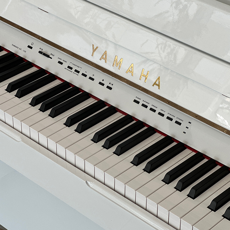 پیانو طرح آکوستیک یاماها مدل UX-120 - تصویر 18